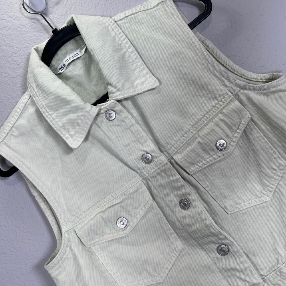 Zara Womens size small Sleeveless Denim Vest‎ white Button Front Pockets Casual